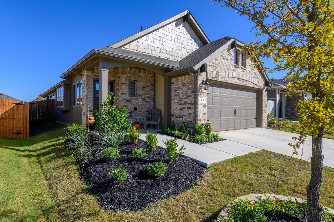 1021 Crockett Street Aubrey TX 76227