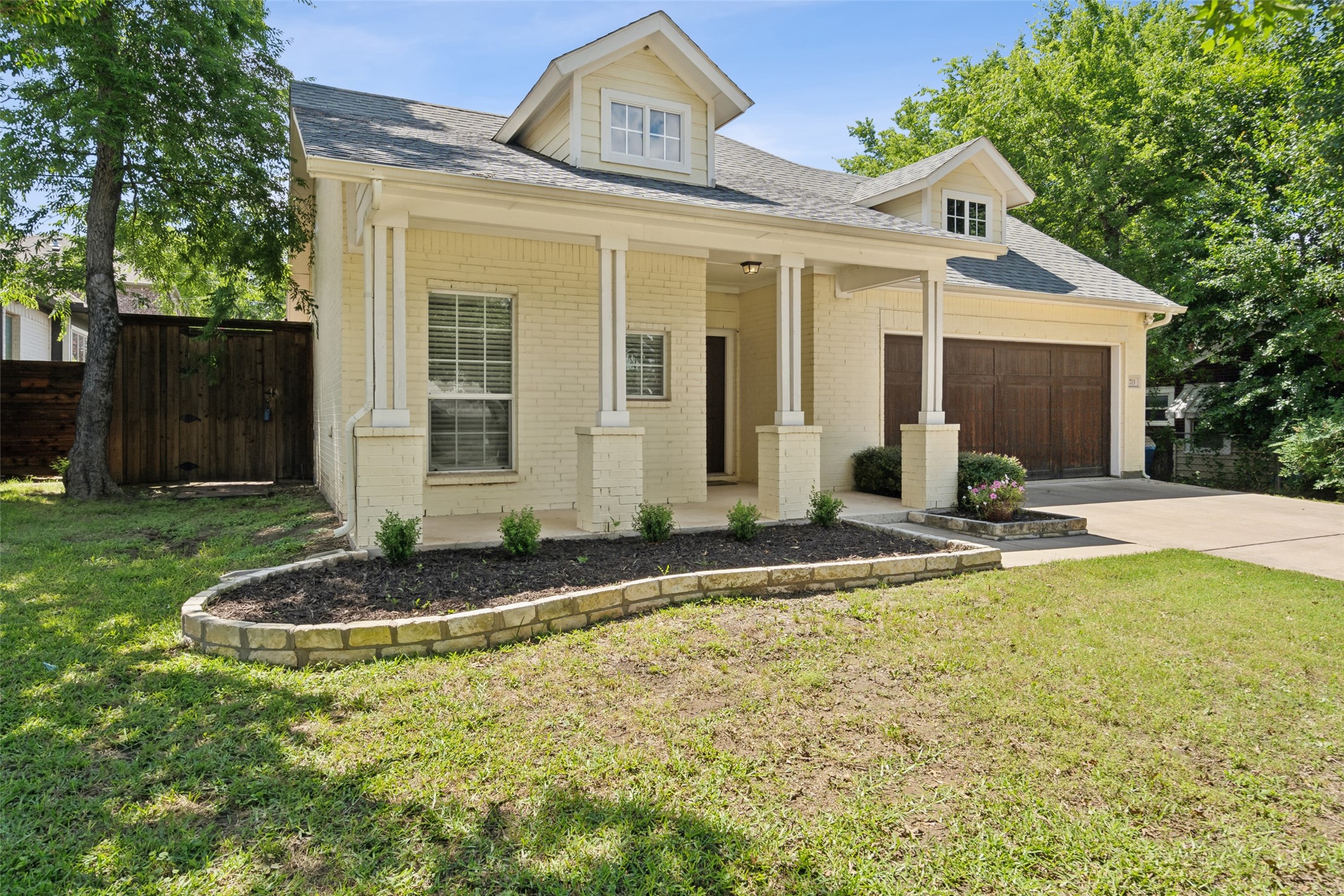 713 N Bailey Avenue Fort Worth TX 76107