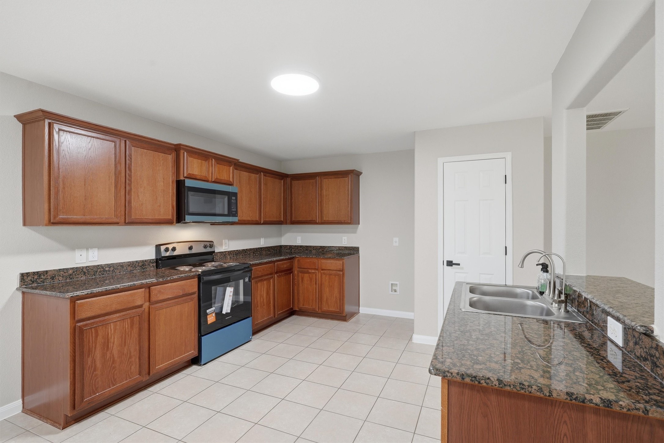 161 Dodge City Trail Newark TX 76071