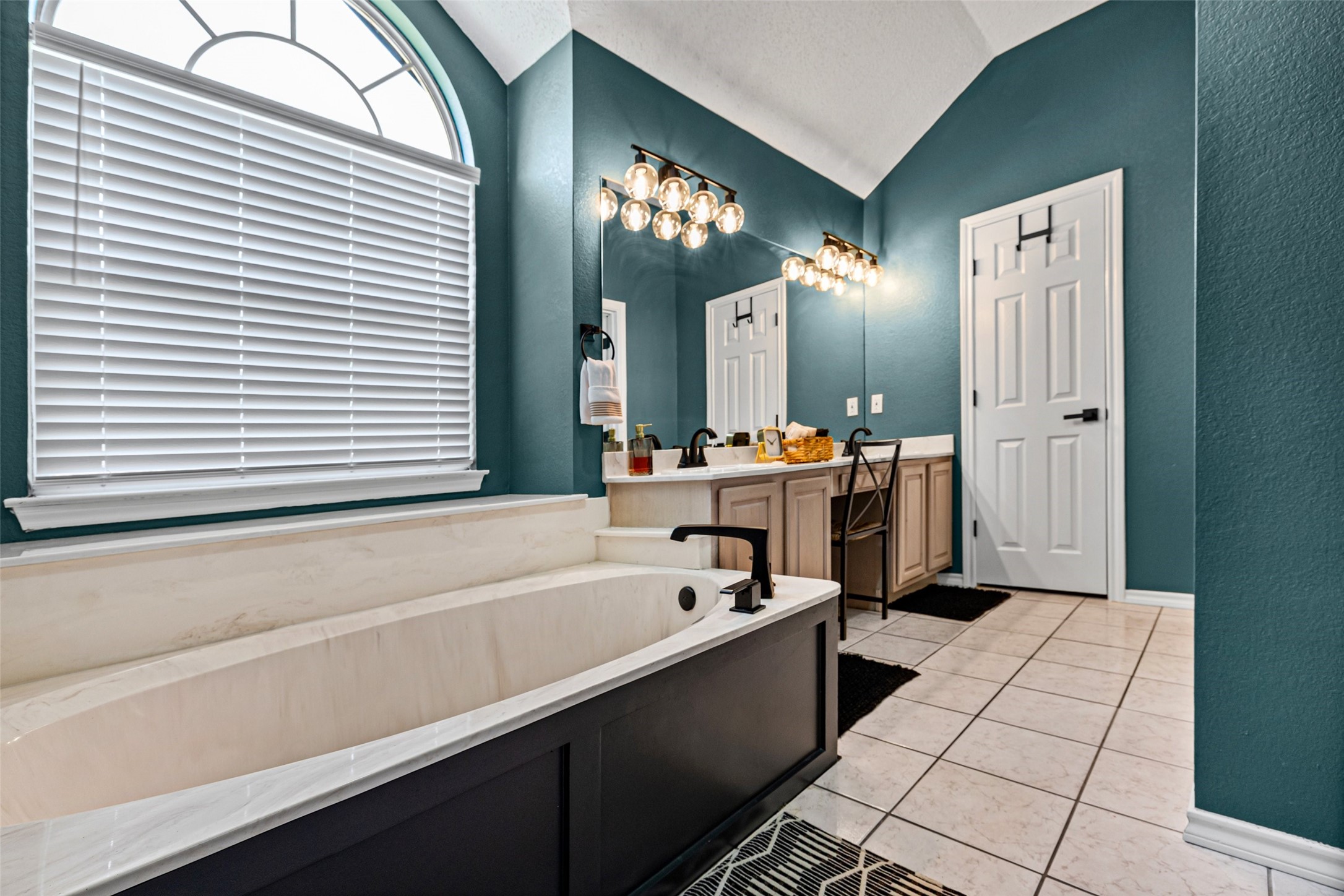 1526 Shadow Run Weatherford TX 76086