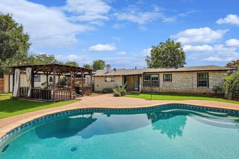 308 S Oak Street Crowley TX 76036