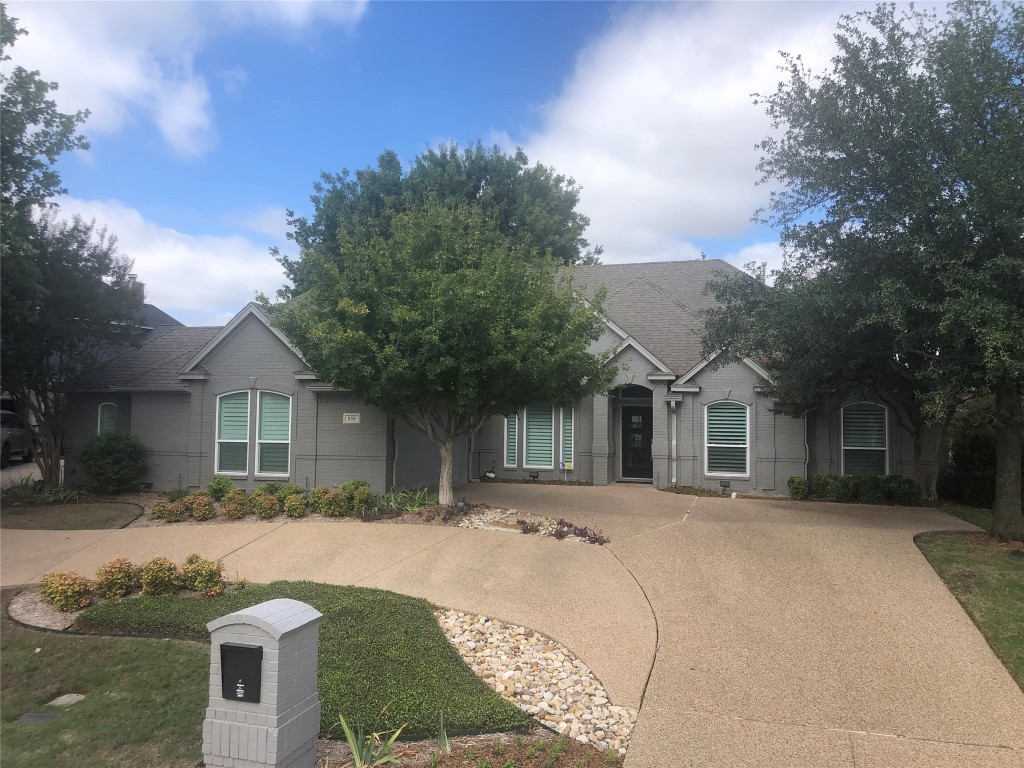 808 Riviera Drive Mansfield TX 76063