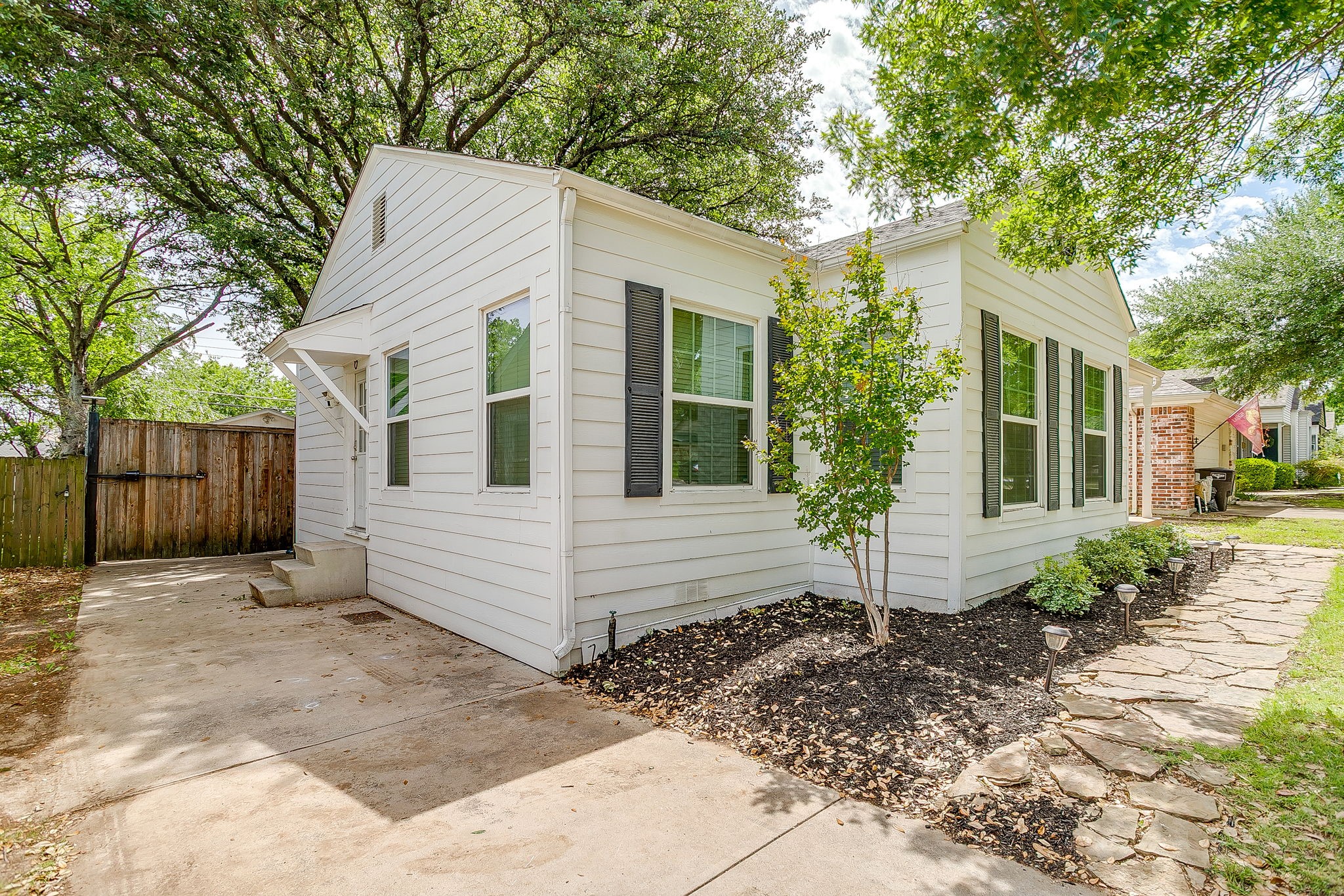 5613 Pershing Avenue Fort Worth TX 76107