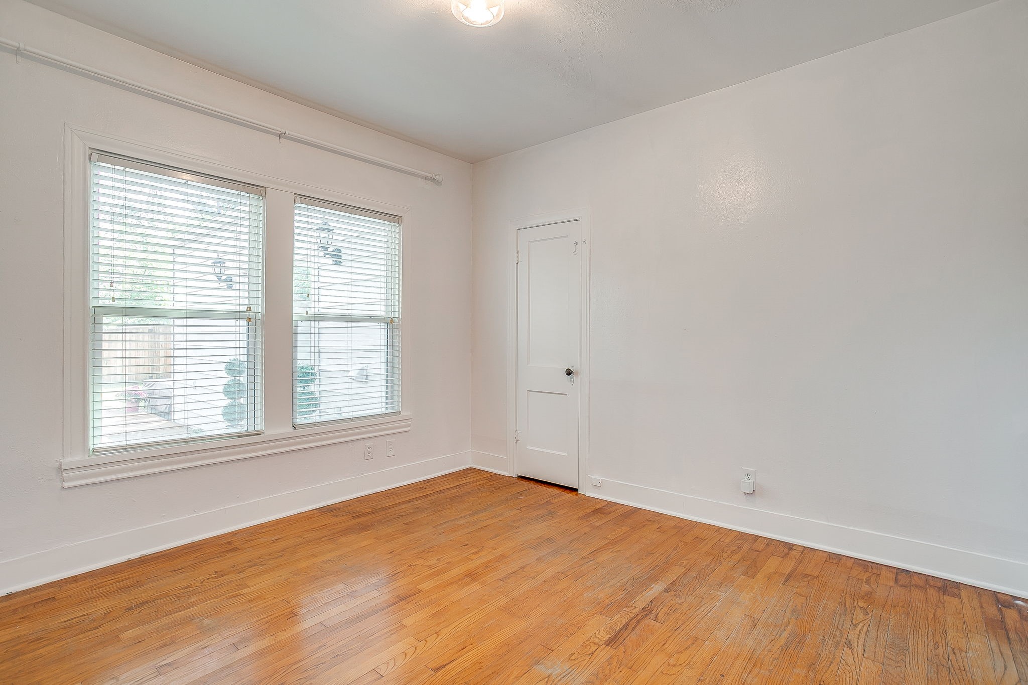 5613 Pershing Avenue Fort Worth TX 76107