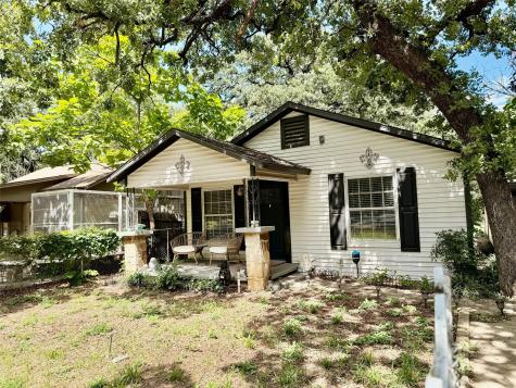 1318 Oakview Street Haltom City TX 76117
