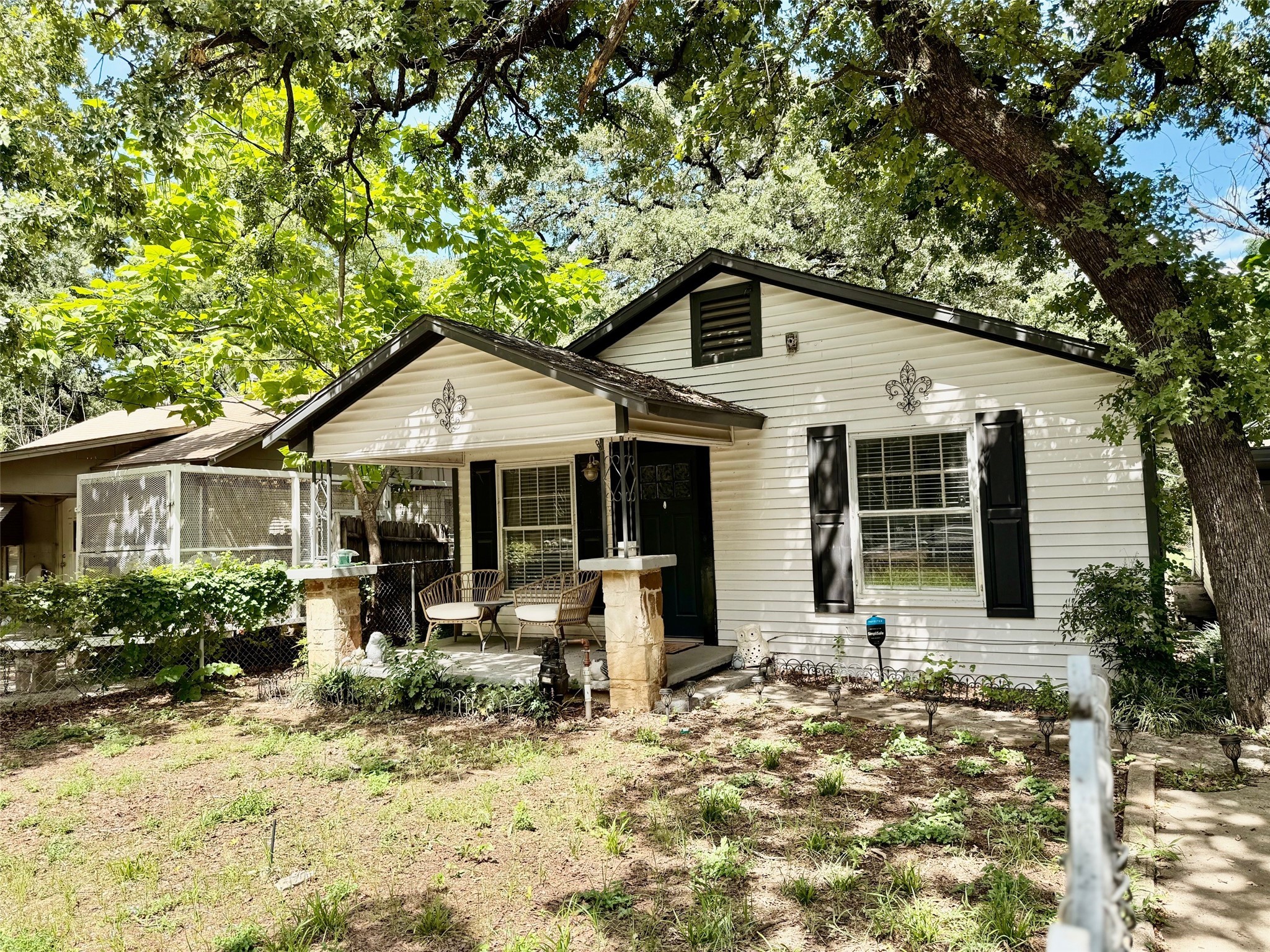 1318 Oakview Street Haltom City TX 76117