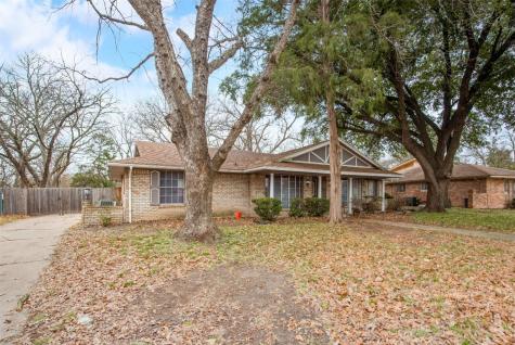 1113 Greenbriar Drive Desoto TX 75115