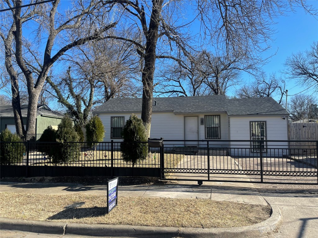 2020 Skylark Drive Dallas TX 75216