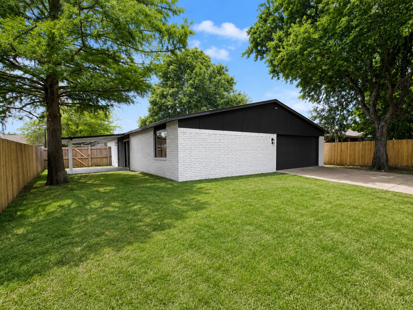 9815 Sophora Circle Dallas TX 75249