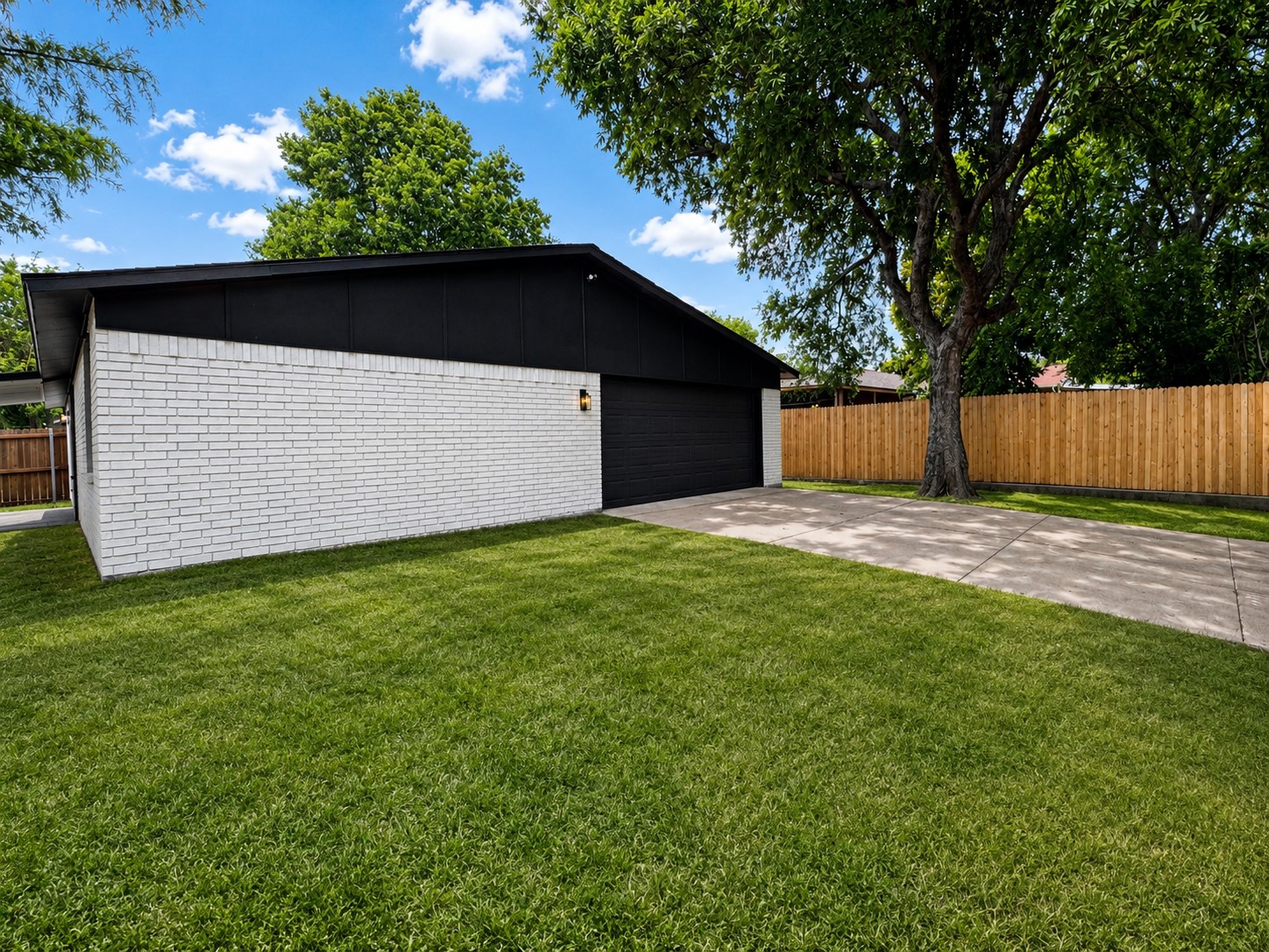 9815 Sophora Circle Dallas TX 75249