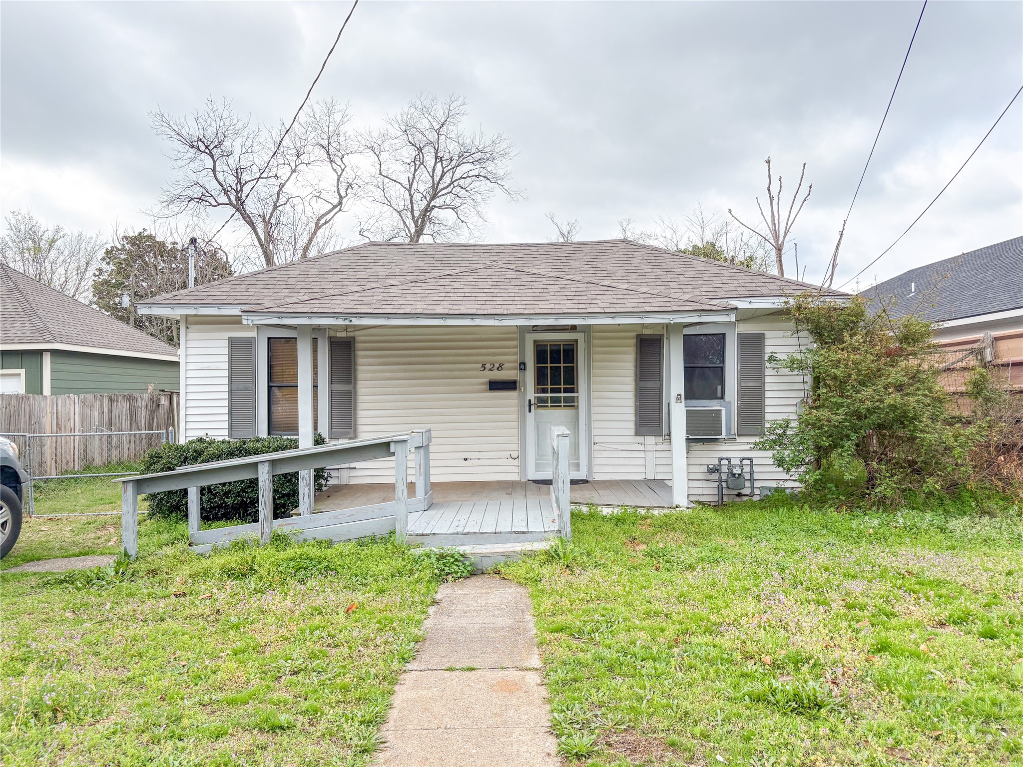 528 W Florence Denison TX 75020