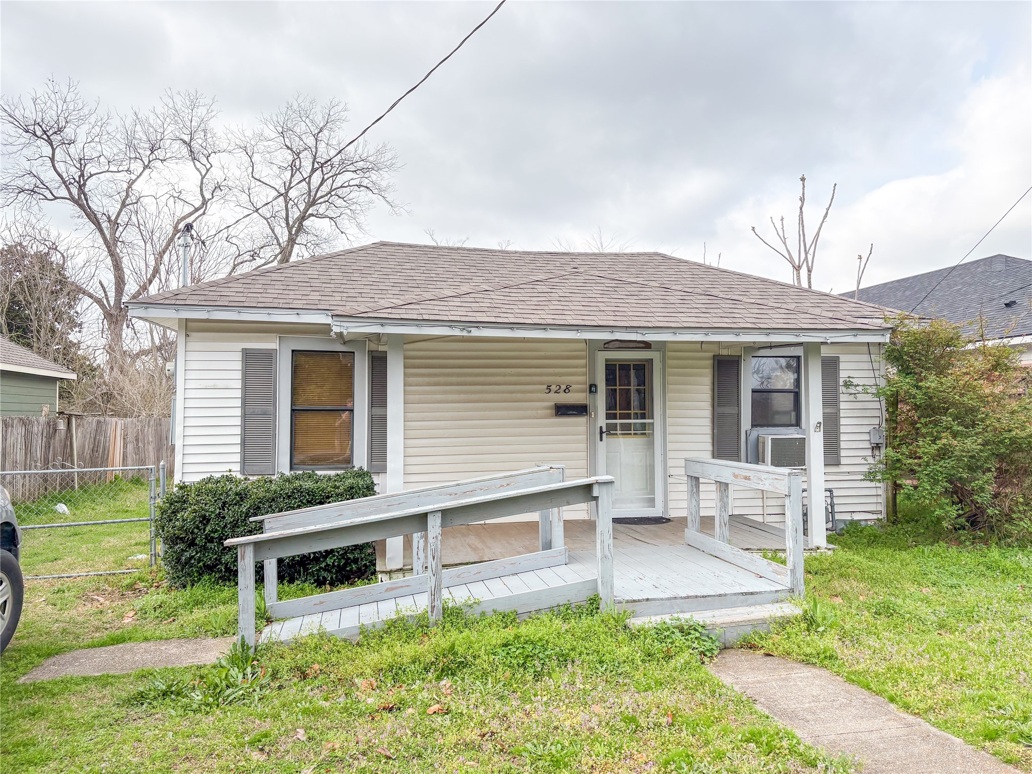 528 W Florence Denison TX 75020