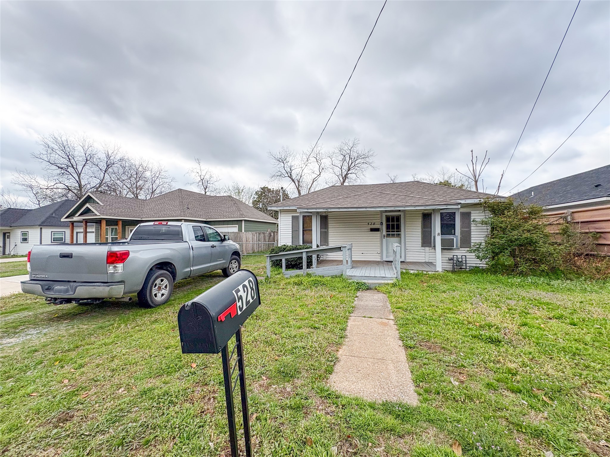 528 W Florence Denison TX 75020