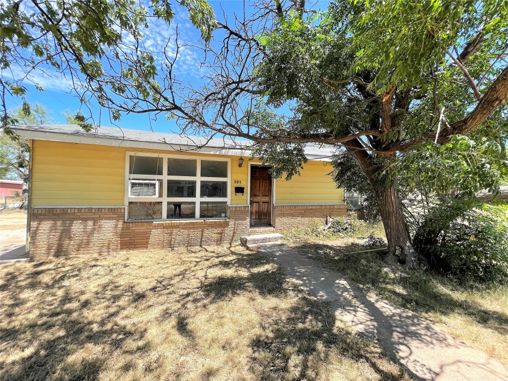 301 E 7th Street Cisco TX 76437