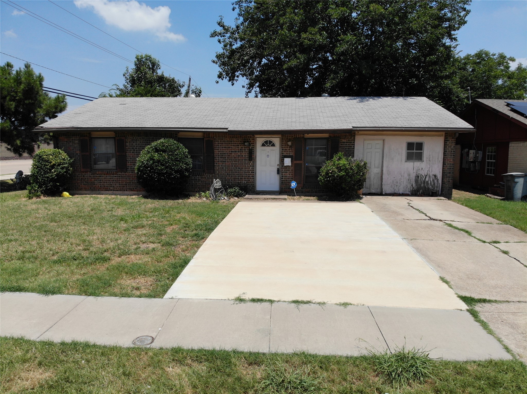 802 Las Palmas Drive Grand Prairie TX 75052
