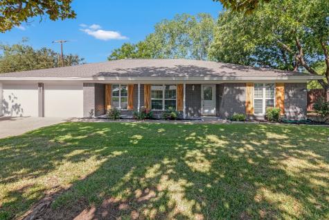 5621 Silver Lake Drive Haltom City TX 76117