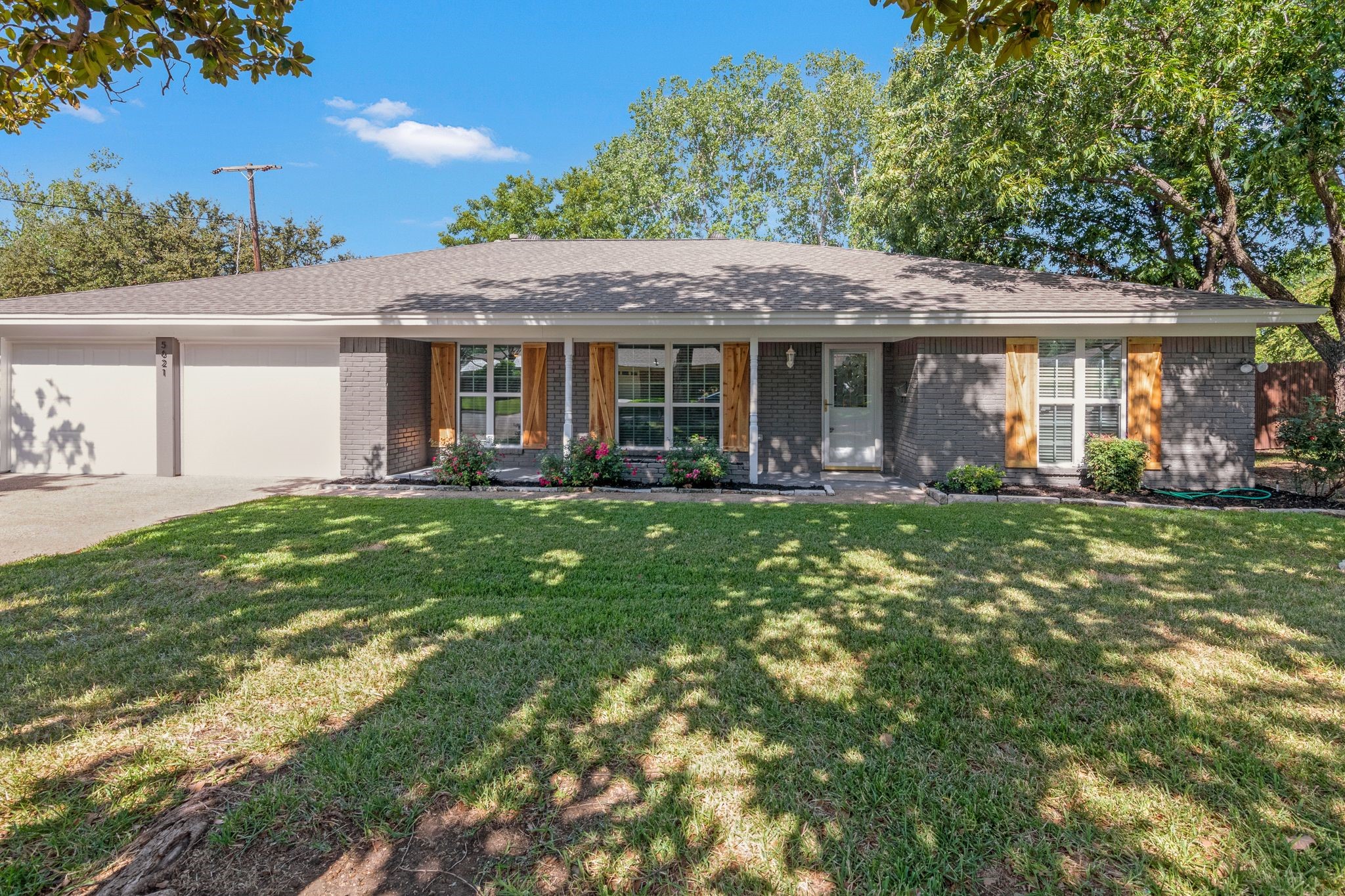 5621 Silver Lake Drive Haltom City TX 76117