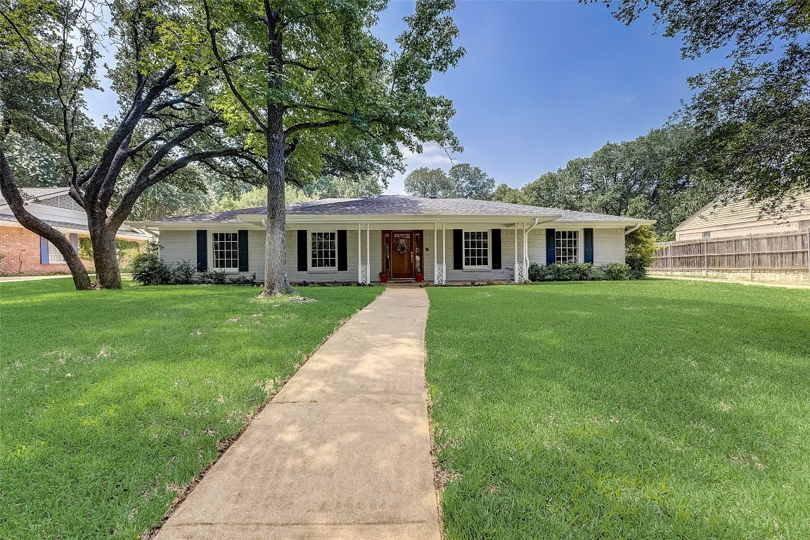 4054 Shady Valley Drive Arlington TX 76013