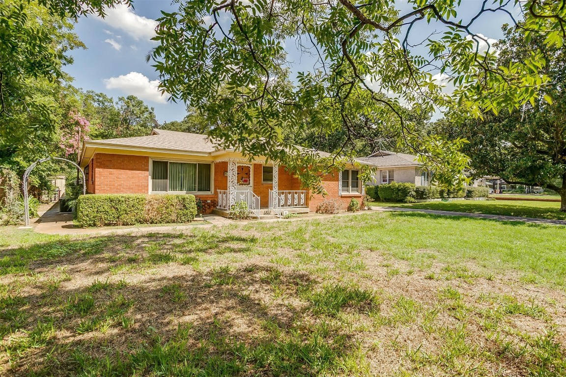 528 Schieme Street River Oaks TX 76114