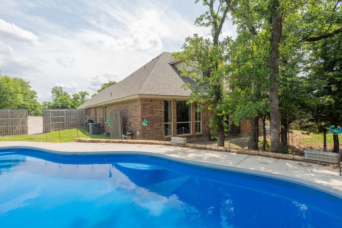 416 Ketron Road Burleson TX 76028