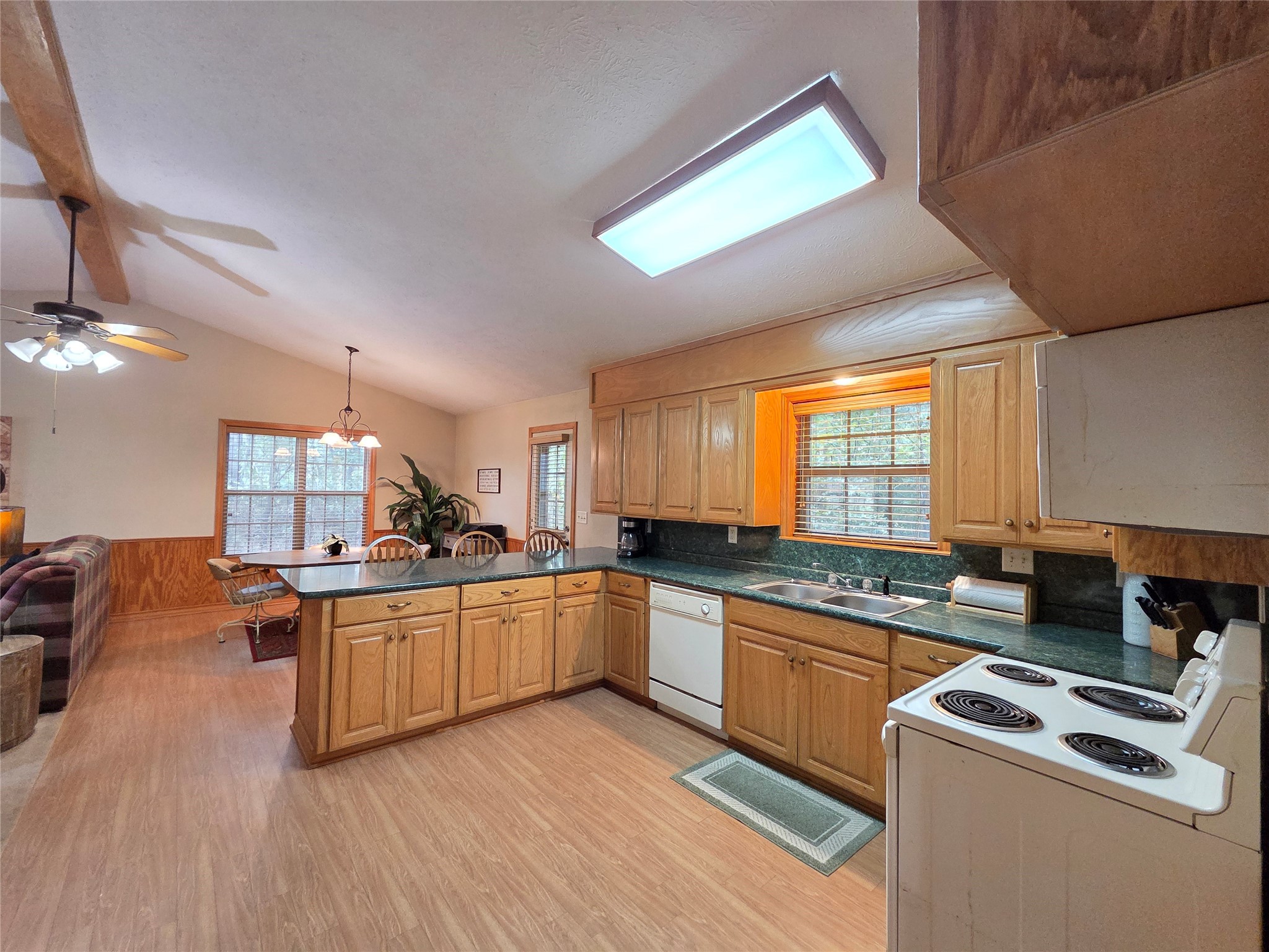 5015 561 Road Simms TX 75574