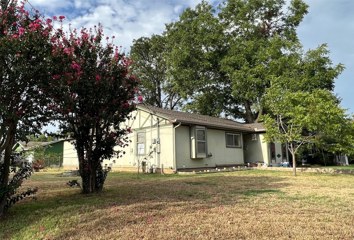 1000 W Cedar Street Arlington TX 76012
