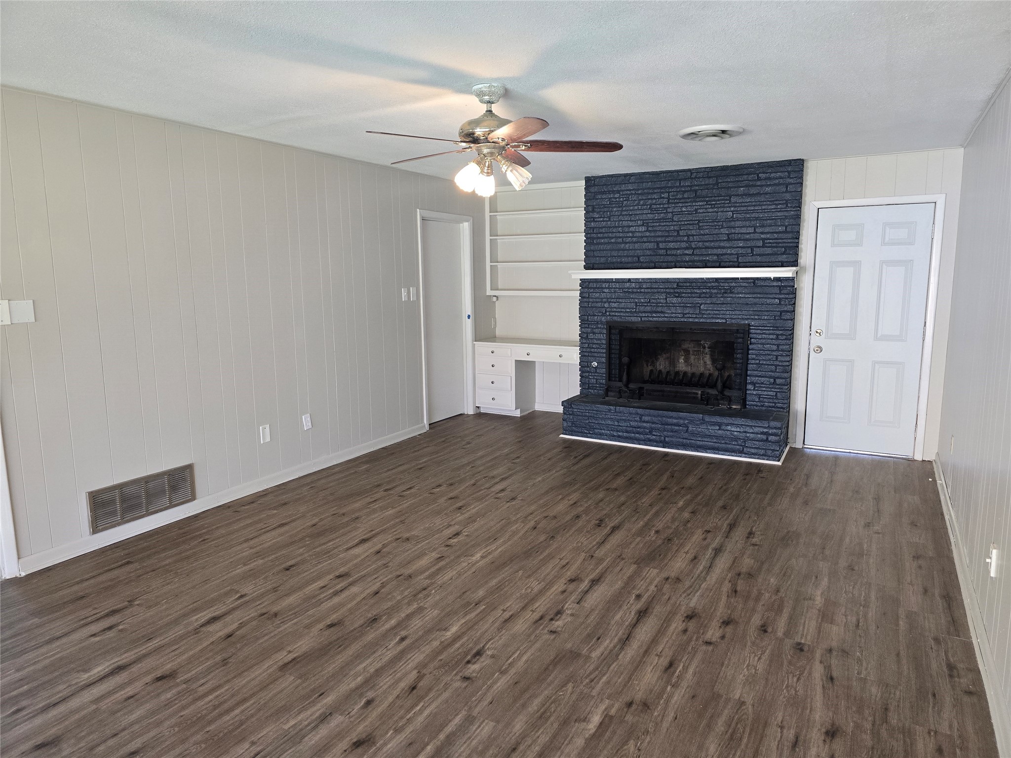 5801 Wedgworth Road Fort Worth TX 76133