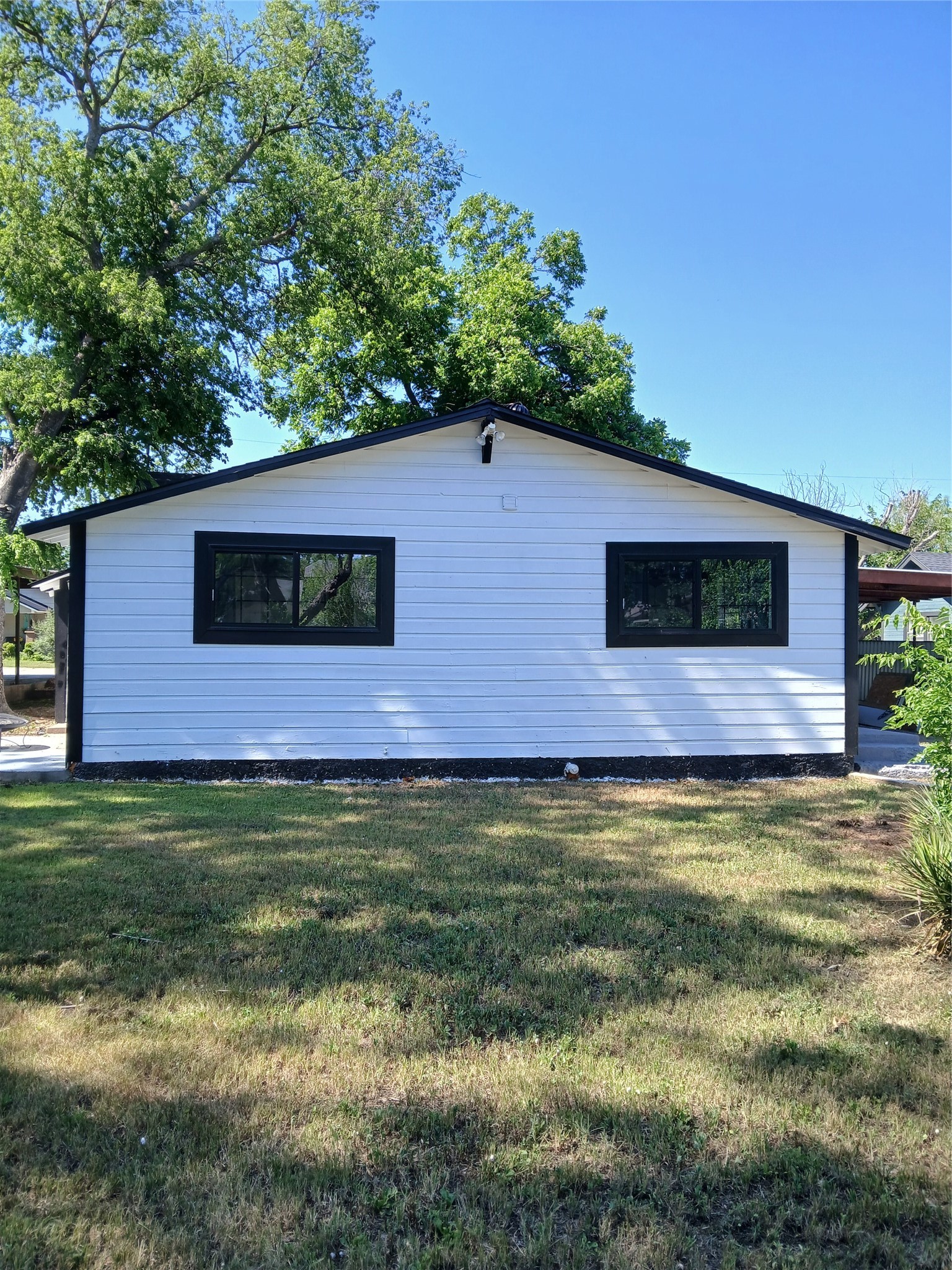 208 E 9th Street Coleman TX 76834