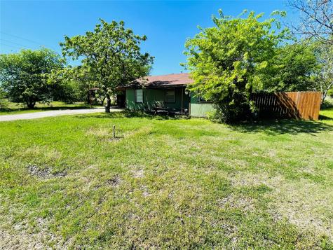 1402 Avenue J Cisco TX 76437