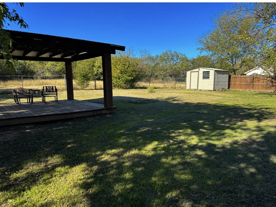 1402 Avenue J Cisco TX 76437