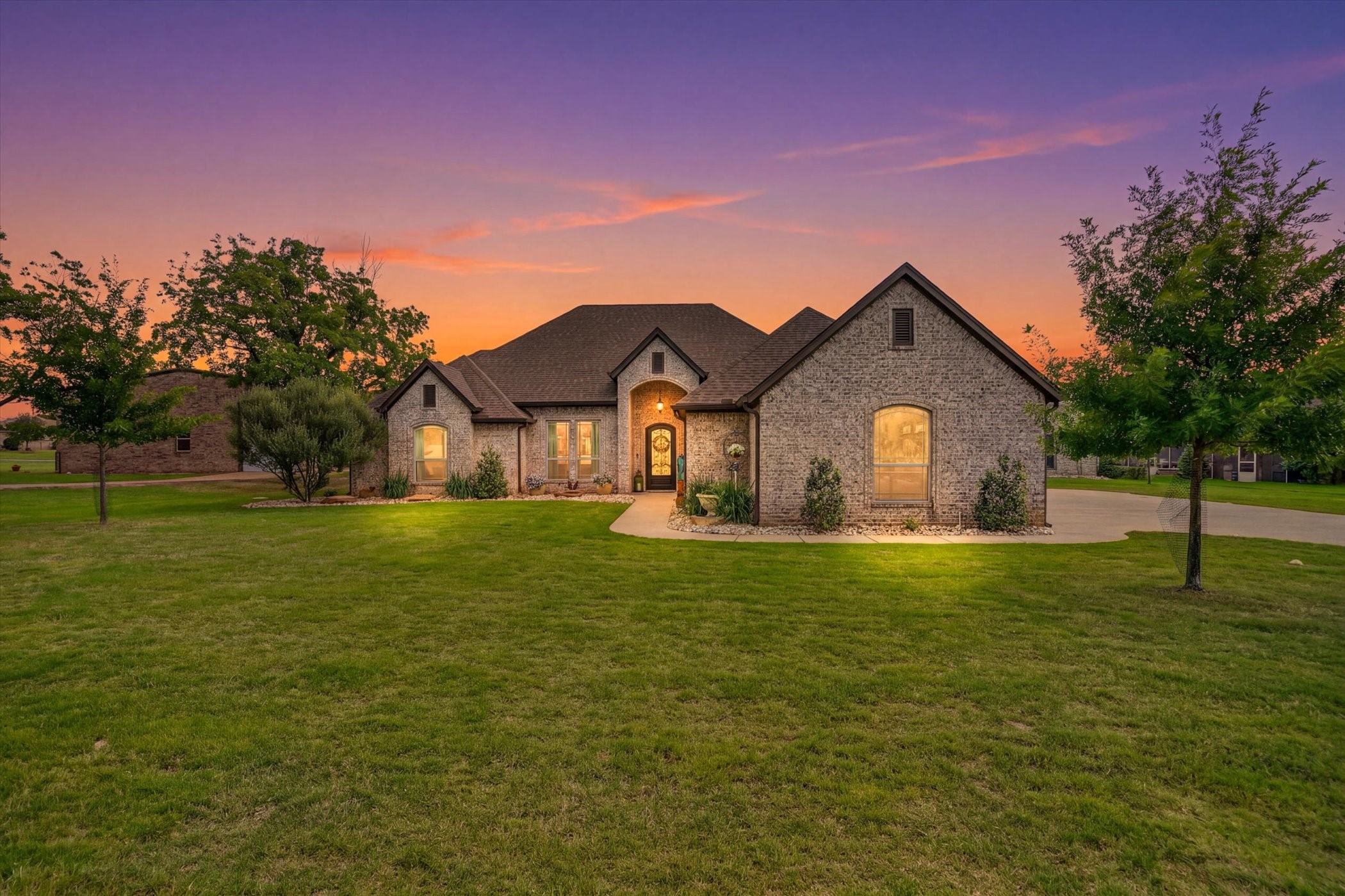4103 King Air Court Granbury TX 76049