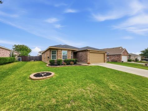 1405 Eagles Nest Trail Krum TX 76249