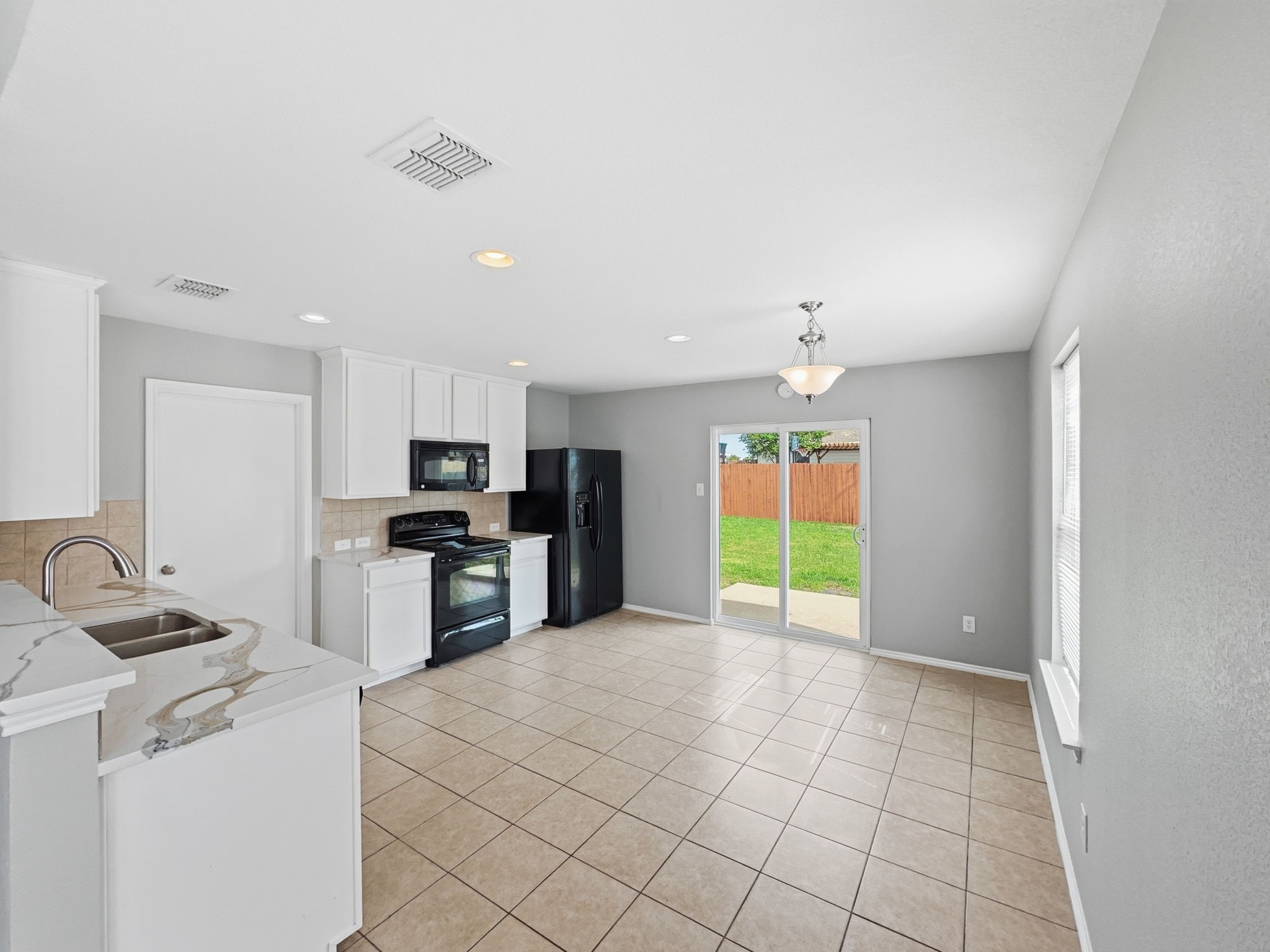 1405 Eagles Nest Trail Krum TX 76249