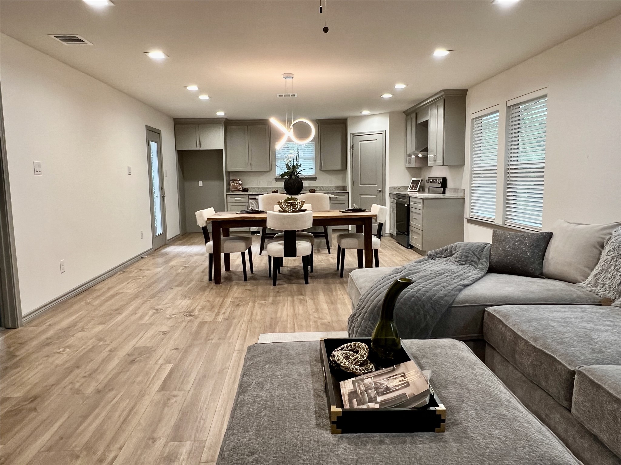 1438 E Waco Avenue Dallas TX 75216
