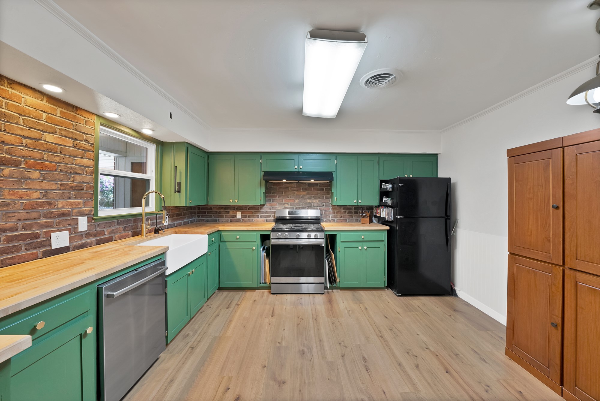 6800 Hightower Street Fort Worth TX 76112
