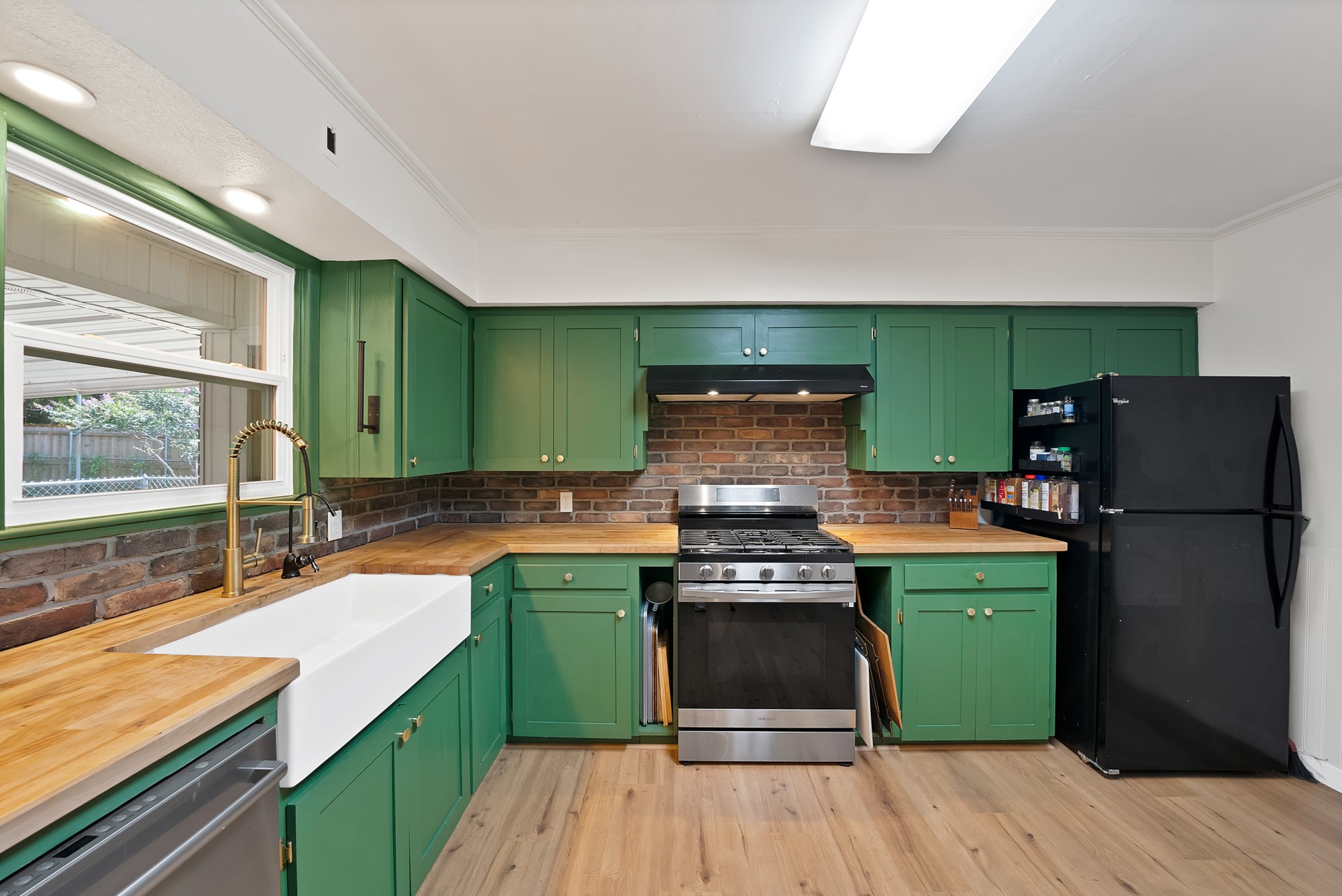 6800 Hightower Street Fort Worth TX 76112