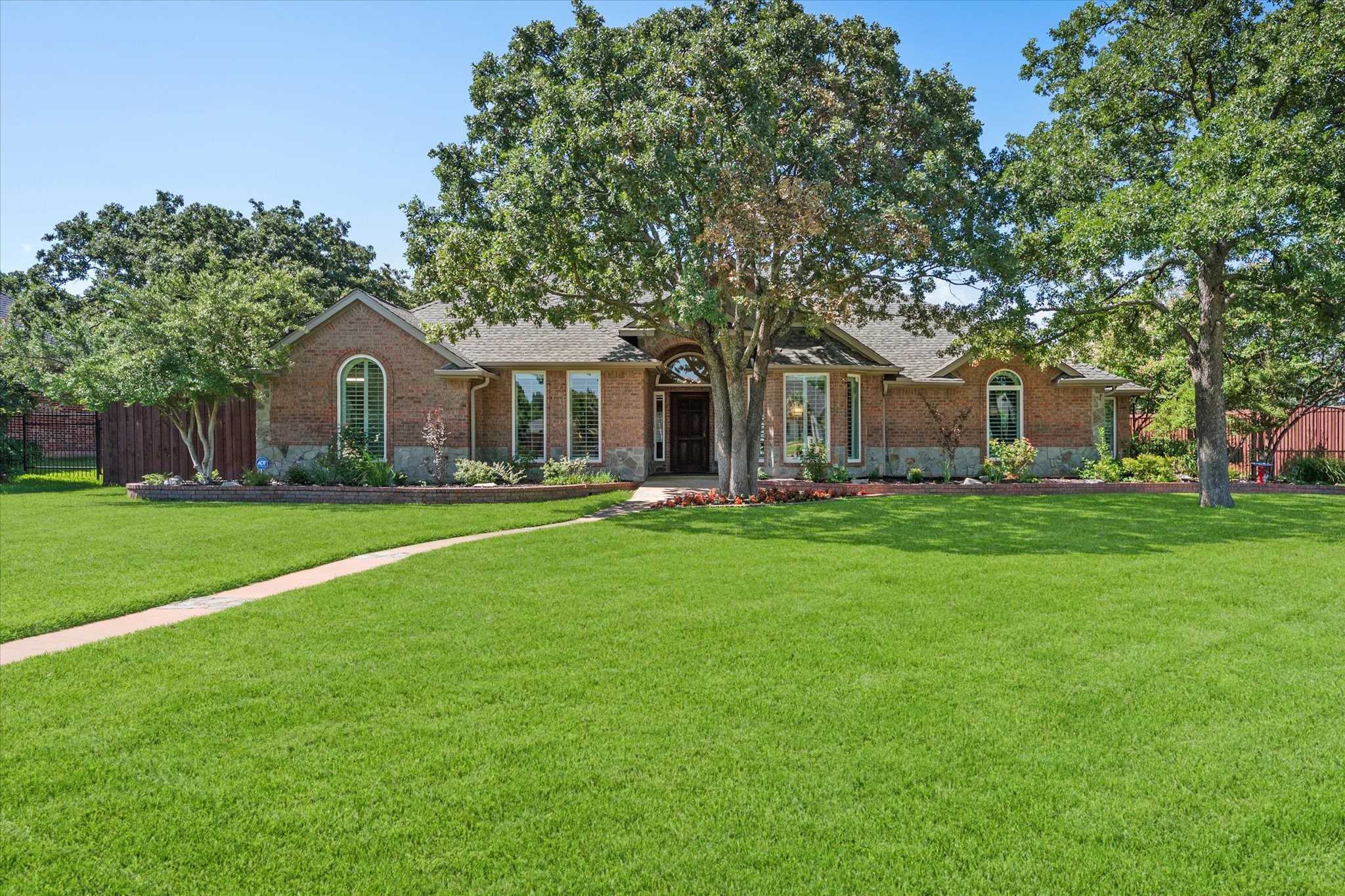 918 Shady Creek Drive Kennedale TX 76060