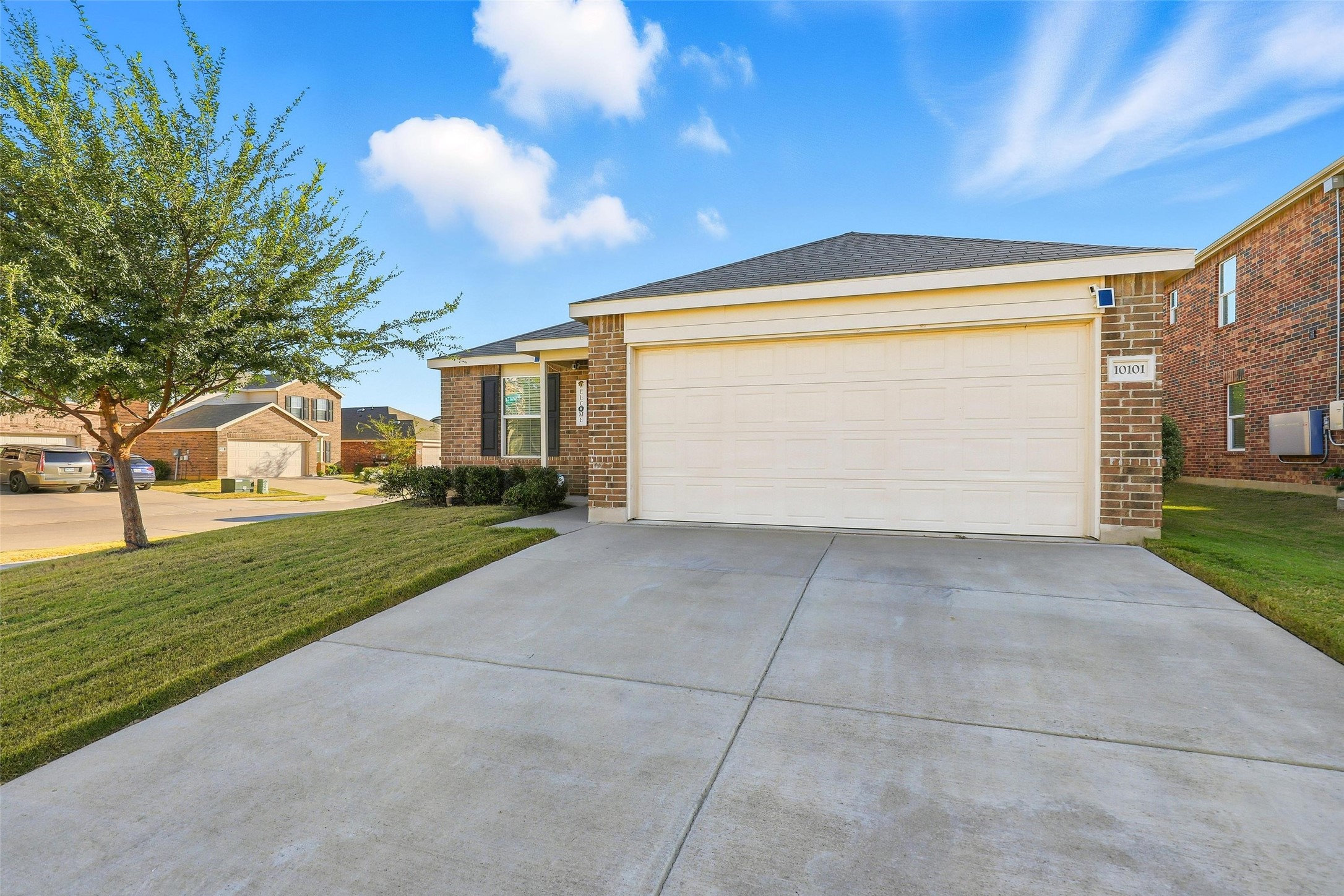 10101 Newtown Drive Fort Worth TX 76036