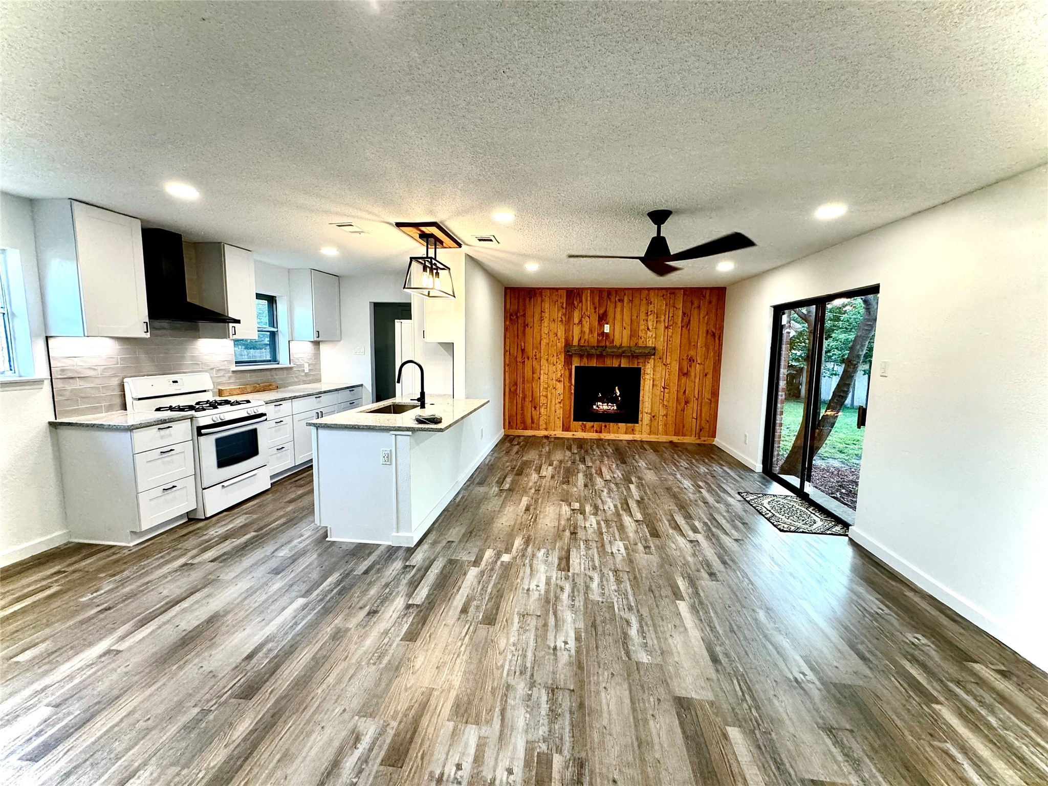 1505 Gardenside Drive Dallas TX 75217