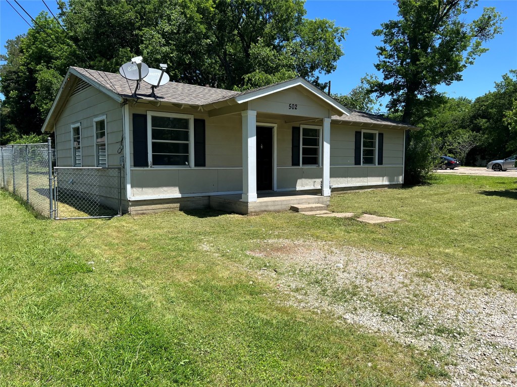 502 W Newton Street Terrell TX 75160