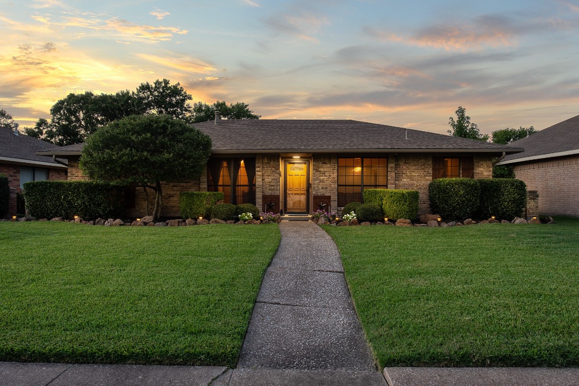 423 Dinalynn Street Mesquite TX 75149