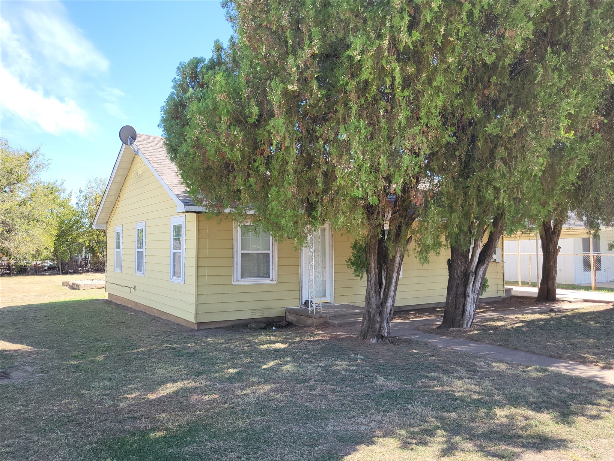416 N Knox Street Jacksboro TX 76458