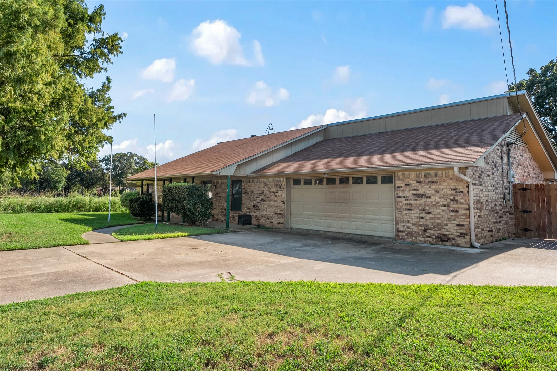 151 Peach Tree Road Gun Barrel City TX 75156