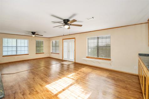 151 Peach Tree Road Gun Barrel City TX 75156