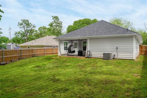 928 W Chase Street Denison TX 75020