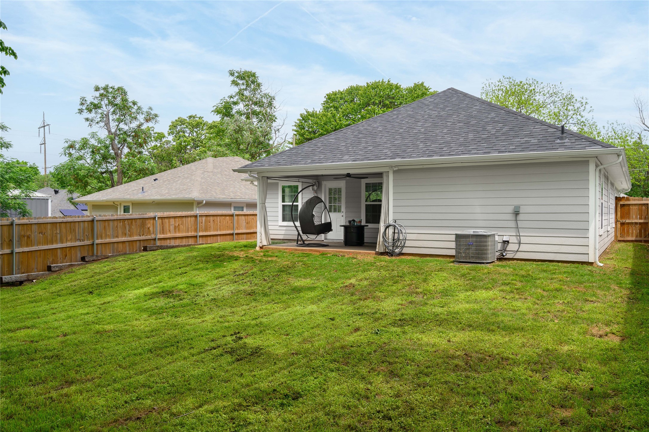 928 W Chase Street Denison TX 75020