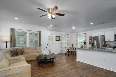 928 W Chase Street Denison TX 75020