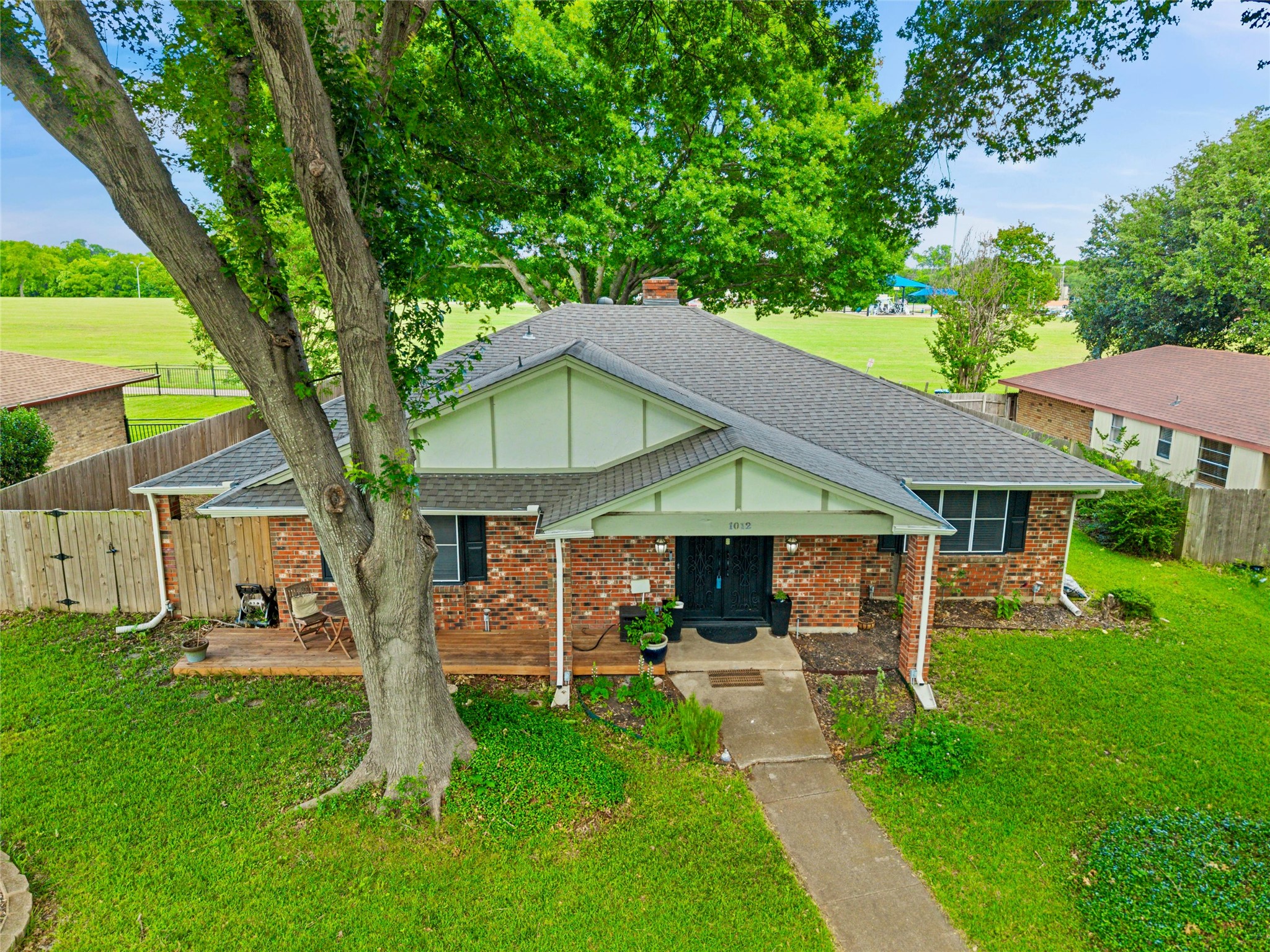 1012 Townsend Lane Desoto TX 75115