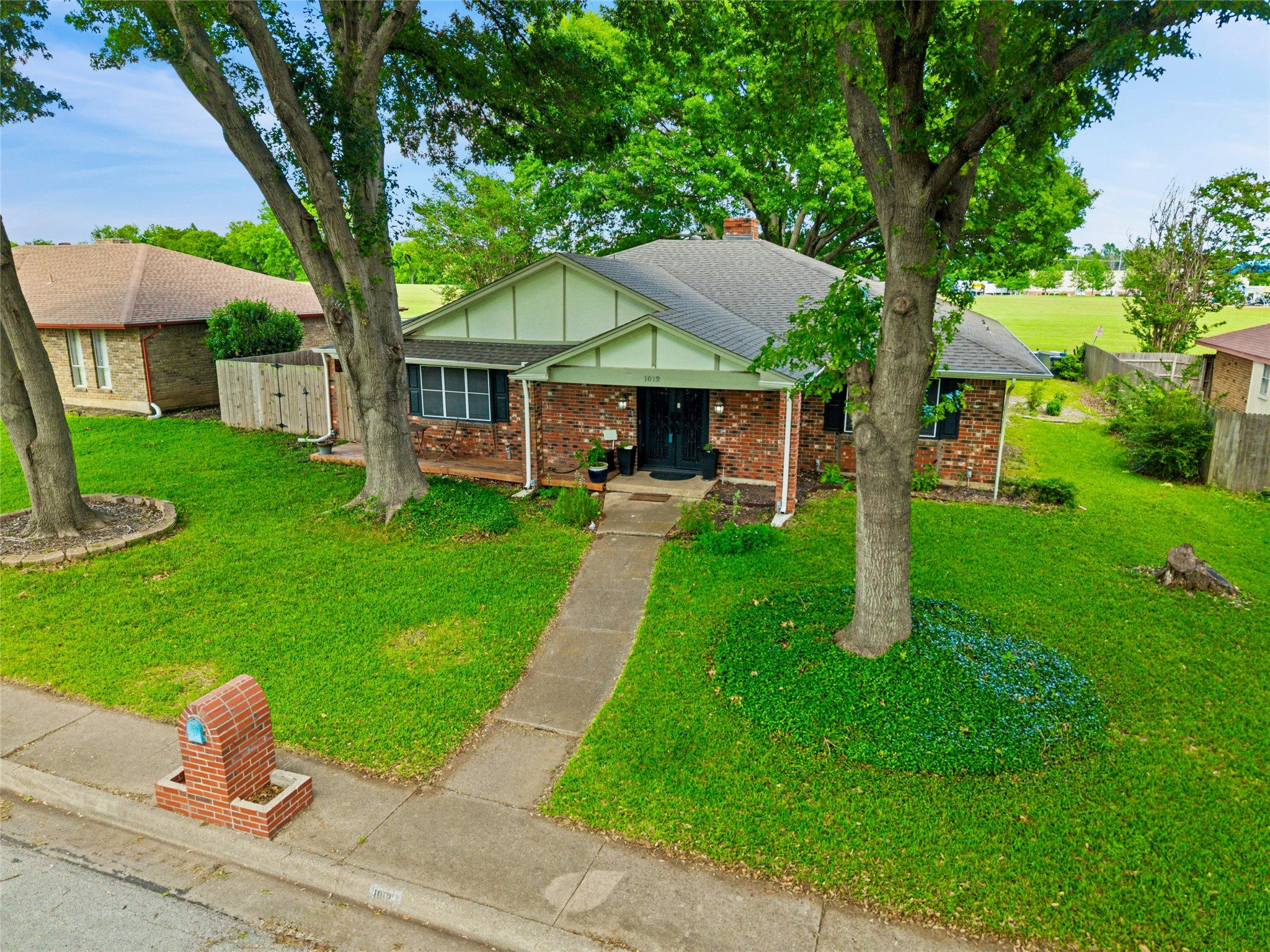 1012 Townsend Lane Desoto TX 75115