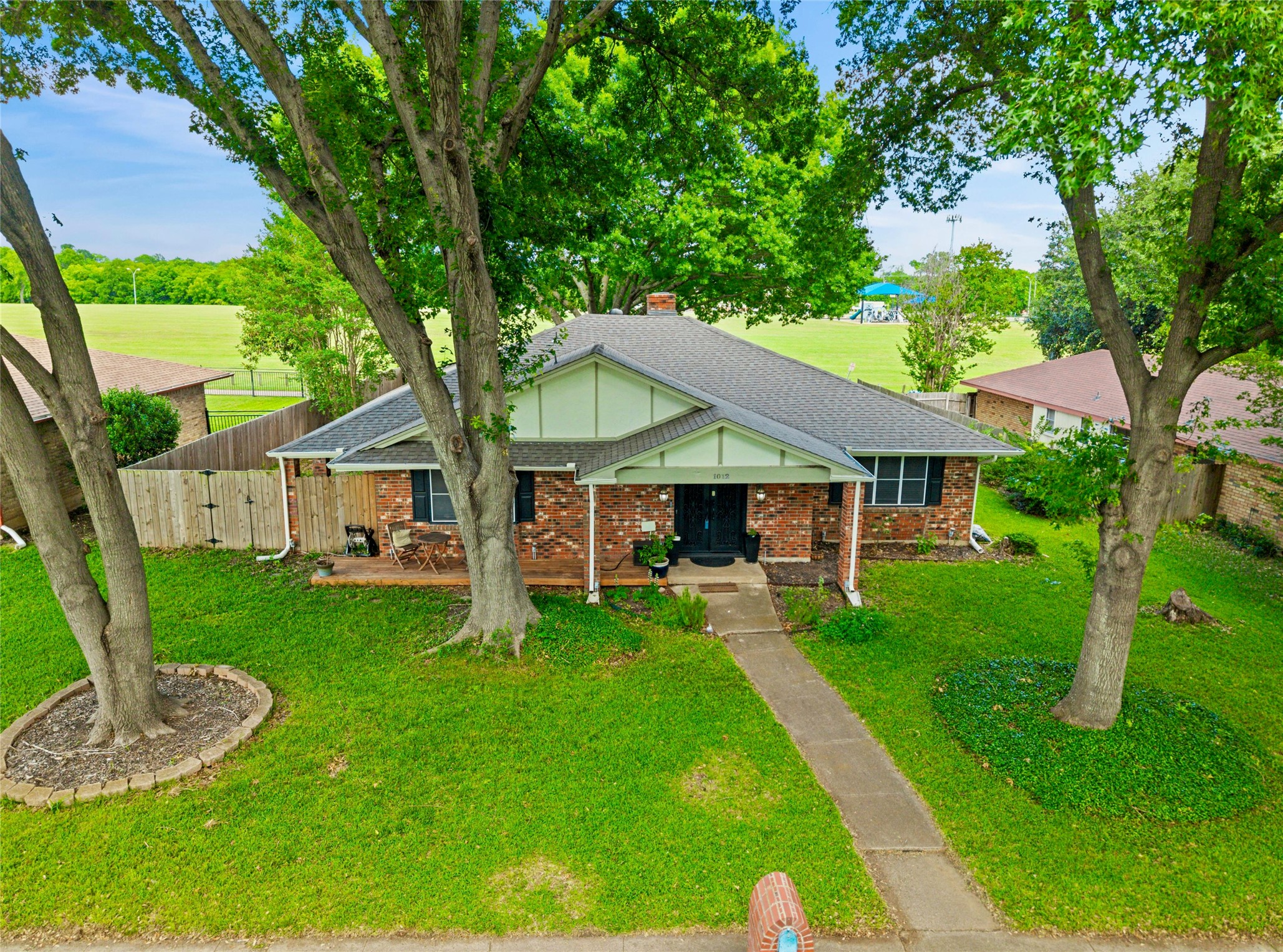 1012 Townsend Lane Desoto TX 75115
